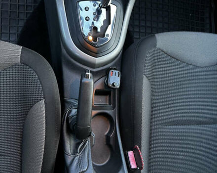 Красный Пежо 308, объемом двигателя 1.6 л и пробегом 159 тыс. км за 5500 $, фото 47 на Automoto.ua