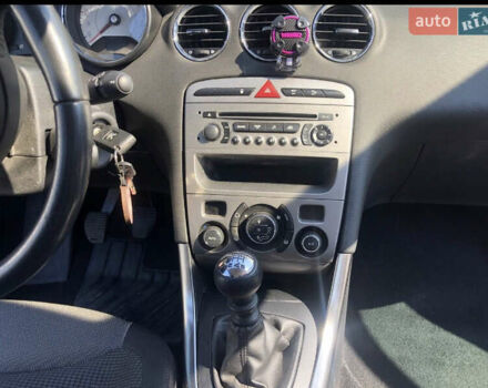 Червоний Пежо 308, об'ємом двигуна 1.56 л та пробігом 166 тис. км за 6100 $, фото 7 на Automoto.ua