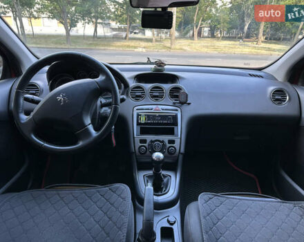 Красный Пежо 308, объемом двигателя 1.6 л и пробегом 248 тыс. км за 6800 $, фото 7 на Automoto.ua