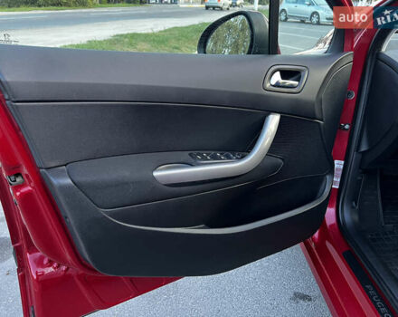 Красный Пежо 308, объемом двигателя 1.6 л и пробегом 159 тыс. км за 5500 $, фото 22 на Automoto.ua