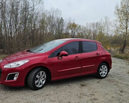 Красный Пежо 308, объемом двигателя 1.6 л и пробегом 97 тыс. км за 6500 $, фото 2 на Automoto.ua