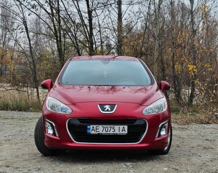 Красный Пежо 308, объемом двигателя 1.6 л и пробегом 97 тыс. км за 6500 $, фото 1 на Automoto.ua
