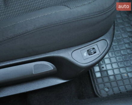 Червоний Пежо 308, об'ємом двигуна 1.6 л та пробігом 190 тис. км за 5999 $, фото 10 на Automoto.ua