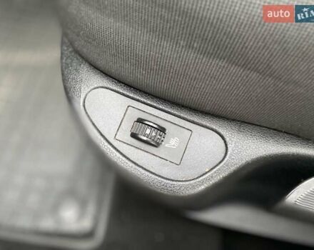 Красный Пежо 308, объемом двигателя 1.6 л и пробегом 170 тыс. км за 4888 $, фото 13 на Automoto.ua