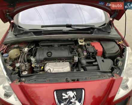Красный Пежо 308, объемом двигателя 1.6 л и пробегом 170 тыс. км за 4888 $, фото 24 на Automoto.ua