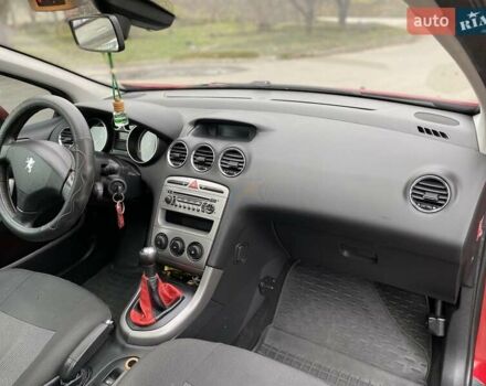 Красный Пежо 308, объемом двигателя 1.6 л и пробегом 170 тыс. км за 4888 $, фото 22 на Automoto.ua