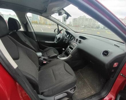 Красный Пежо 308, объемом двигателя 1.6 л и пробегом 380 тыс. км за 4800 $, фото 10 на Automoto.ua