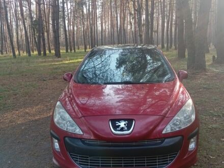 Красный Пежо 308, объемом двигателя 1.6 л и пробегом 193 тыс. км за 4200 $, фото 1 на Automoto.ua