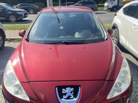 Красный Пежо 308, объемом двигателя 1.6 л и пробегом 125 тыс. км за 8000 $, фото 1 на Automoto.ua