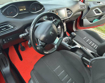 Червоний Пежо 308, об'ємом двигуна 1.56 л та пробігом 205 тис. км за 10000 $, фото 1 на Automoto.ua