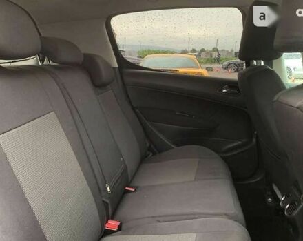 Пежо 308, объемом двигателя 1.6 л и пробегом 200 тыс. км за 7000 $, фото 18 на Automoto.ua
