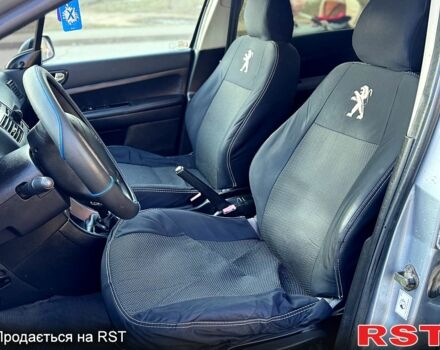 Пежо 308, объемом двигателя 1.4 л и пробегом 295 тыс. км за 3300 $, фото 3 на Automoto.ua