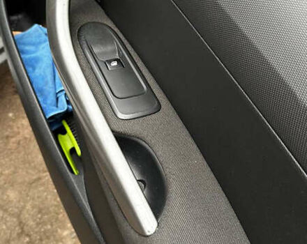 Пежо 308, объемом двигателя 1.6 л и пробегом 205 тыс. км за 5000 $, фото 12 на Automoto.ua