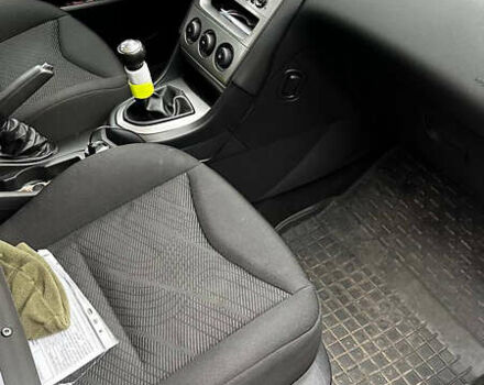 Пежо 308, объемом двигателя 1.6 л и пробегом 205 тыс. км за 5000 $, фото 13 на Automoto.ua