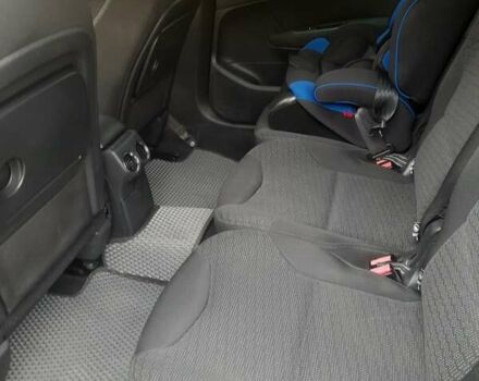 Пежо 308, объемом двигателя 1.6 л и пробегом 211 тыс. км за 7200 $, фото 8 на Automoto.ua