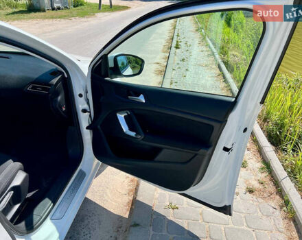 Пежо 308, объемом двигателя 1.6 л и пробегом 198 тыс. км за 8999 $, фото 9 на Automoto.ua