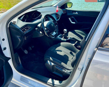Пежо 308, объемом двигателя 1.6 л и пробегом 198 тыс. км за 8999 $, фото 10 на Automoto.ua