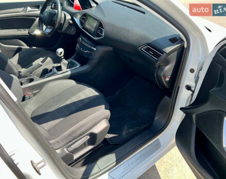 Пежо 308, объемом двигателя 1.6 л и пробегом 198 тыс. км за 8999 $, фото 8 на Automoto.ua