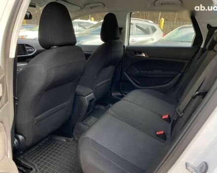Пежо 308, объемом двигателя 1.6 л и пробегом 277 тыс. км за 8600 $, фото 12 на Automoto.ua