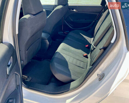 Пежо 308, объемом двигателя 1.6 л и пробегом 198 тыс. км за 8999 $, фото 14 на Automoto.ua