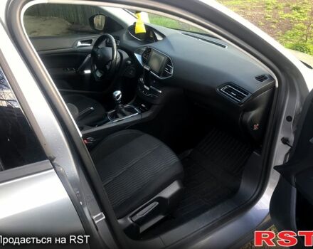 Пежо 308, объемом двигателя 1.6 л и пробегом 260 тыс. км за 11300 $, фото 3 на Automoto.ua