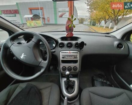 Серый Пежо 308, объемом двигателя 1.6 л и пробегом 250 тыс. км за 4800 $, фото 1 на Automoto.ua