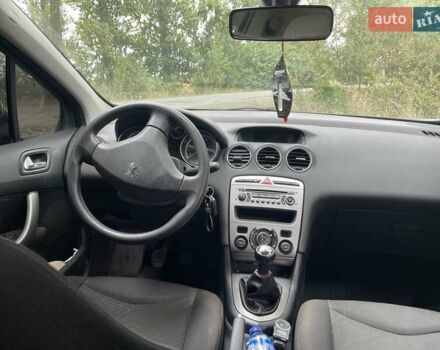 Серый Пежо 308, объемом двигателя 1.6 л и пробегом 188 тыс. км за 4300 $, фото 8 на Automoto.ua