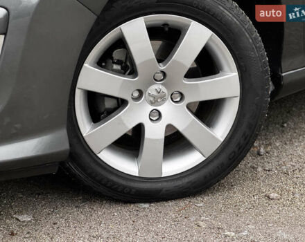 Серый Пежо 308, объемом двигателя 1.6 л и пробегом 96 тыс. км за 6700 $, фото 7 на Automoto.ua