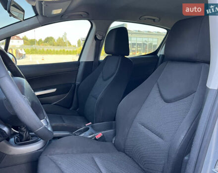 Серый Пежо 308, объемом двигателя 1.6 л и пробегом 191 тыс. км за 6800 $, фото 14 на Automoto.ua