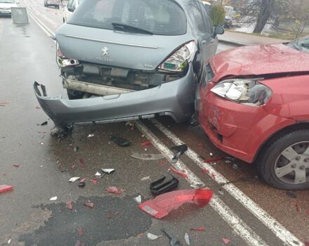 Сірий Пежо 308, об'ємом двигуна 0 л та пробігом 1 тис. км за 3300 $, фото 7 на Automoto.ua