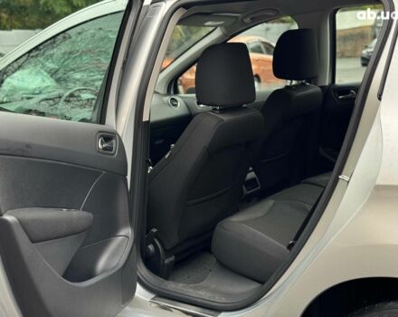 Пежо 308 2011 в Киеве на Automoto.ua Серый Пежо 308, объемом двигателя 1.6 л и пробегом 182 тыс. км за 6790 $, фото 32 на Automoto.ua