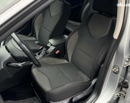 Пежо 308 2011 в Киеве на Automoto.ua Серый Пежо 308, объемом двигателя 1.6 л и пробегом 182 тыс. км за 6790 $, фото 23 на Automoto.ua