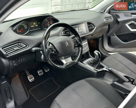 Сірий Пежо 308, об'ємом двигуна 1.6 л та пробігом 120 тис. км за 9700 $, фото 60 на Automoto.ua