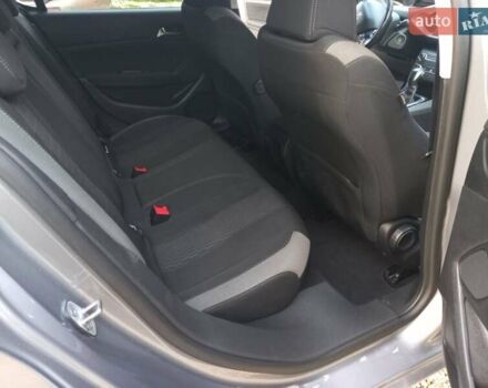 Пежо 308 2016 в Кременце на Automoto.ua Серый Пежо 308, объемом двигателя 1.2 л и пробегом 132 тыс. км за 9650 $, фото 5 на Automoto.ua