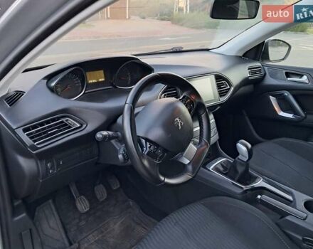 Сірий Пежо 308, об'ємом двигуна 1.56 л та пробігом 258 тис. км за 8900 $, фото 17 на Automoto.ua