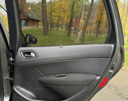 Серый Пежо 308, объемом двигателя 1.6 л и пробегом 330 тыс. км за 4400 $, фото 17 на Automoto.ua