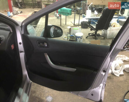 Серый Пежо 308, объемом двигателя 1.6 л и пробегом 237 тыс. км за 6000 $, фото 18 на Automoto.ua