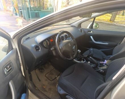 Серый Пежо 308, объемом двигателя 1.6 л и пробегом 208 тыс. км за 4000 $, фото 5 на Automoto.ua