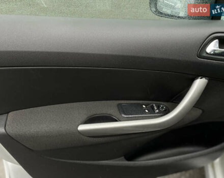 Сірий Пежо 308, об'ємом двигуна 1.6 л та пробігом 269 тис. км за 4444 $, фото 43 на Automoto.ua