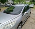 Серый Пежо 308, объемом двигателя 1.4 л и пробегом 217 тыс. км за 4700 $, фото 1 на Automoto.ua