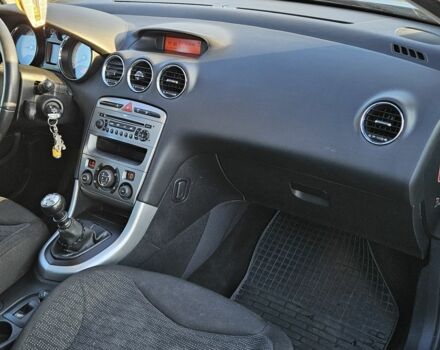 Серый Пежо 308, объемом двигателя 1.6 л и пробегом 360 тыс. км за 4200 $, фото 3 на Automoto.ua