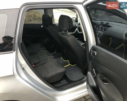 Серый Пежо 308, объемом двигателя 1.6 л и пробегом 200 тыс. км за 4999 $, фото 16 на Automoto.ua