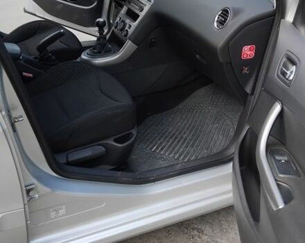 Серый Пежо 308, объемом двигателя 1.6 л и пробегом 230 тыс. км за 6500 $, фото 14 на Automoto.ua