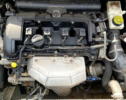 Пежо 308 2011 в Иванкове на Automoto.ua Серый Пежо 308, объемом двигателя 1.6 л и пробегом 278 тыс. км за 5000 $, фото 6 на Automoto.ua