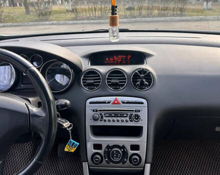 Сірий Пежо 308, об'ємом двигуна 1.56 л та пробігом 282 тис. км за 6099 $, фото 2 на Automoto.ua