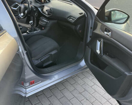 Серый Пежо 308, объемом двигателя 1.56 л и пробегом 261 тыс. км за 7700 $, фото 19 на Automoto.ua