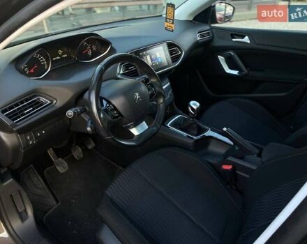 Серый Пежо 308, объемом двигателя 1.56 л и пробегом 265 тыс. км за 9300 $, фото 7 на Automoto.ua