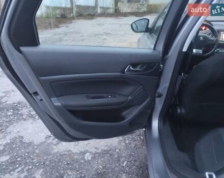 Сірий Пежо 308, об'ємом двигуна 1.2 л та пробігом 190 тис. км за 8200 $, фото 6 на Automoto.ua