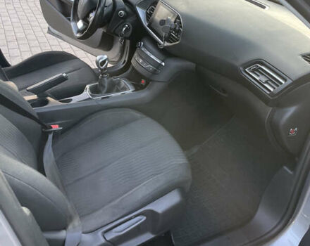 Серый Пежо 308, объемом двигателя 1.56 л и пробегом 261 тыс. км за 7700 $, фото 20 на Automoto.ua