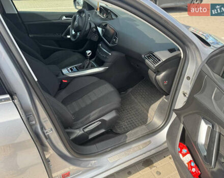 Серый Пежо 308, объемом двигателя 1.56 л и пробегом 106 тыс. км за 9200 $, фото 4 на Automoto.ua